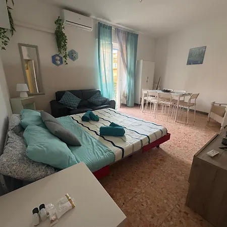 Lo Scorcio Sul Porto