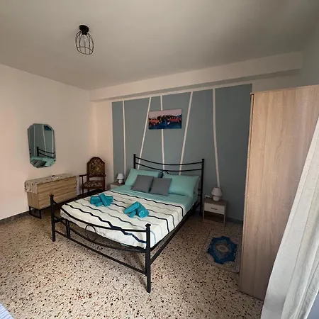 Lo Scorcio Sul Porto